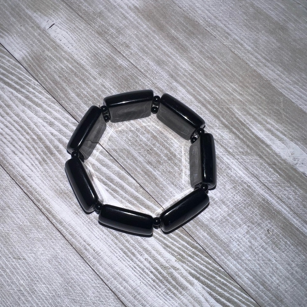 4 black bracelets - Picture 3 of 7